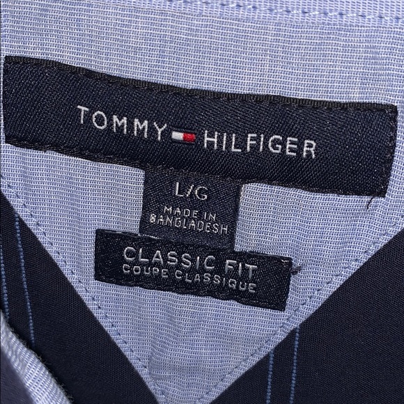 Tommy Hilfiger Large Classic Fit Button Down - Picture 2 of 3